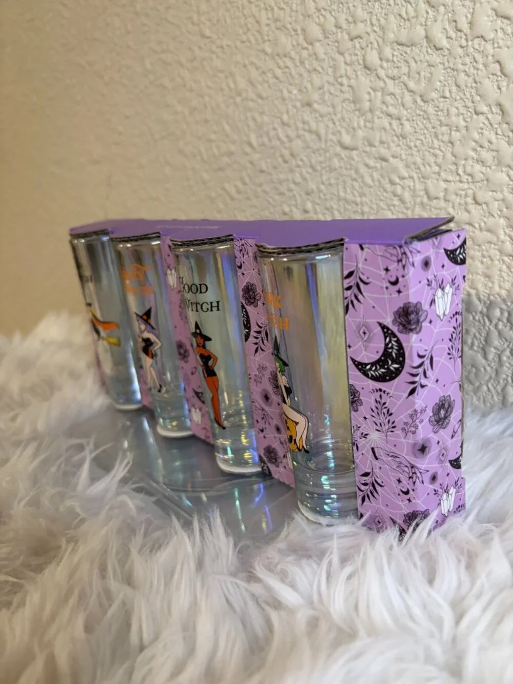 Halloween Pinup Witch Shot Glasses 4 Pc Iridescent Novelty Barware Set NWT
